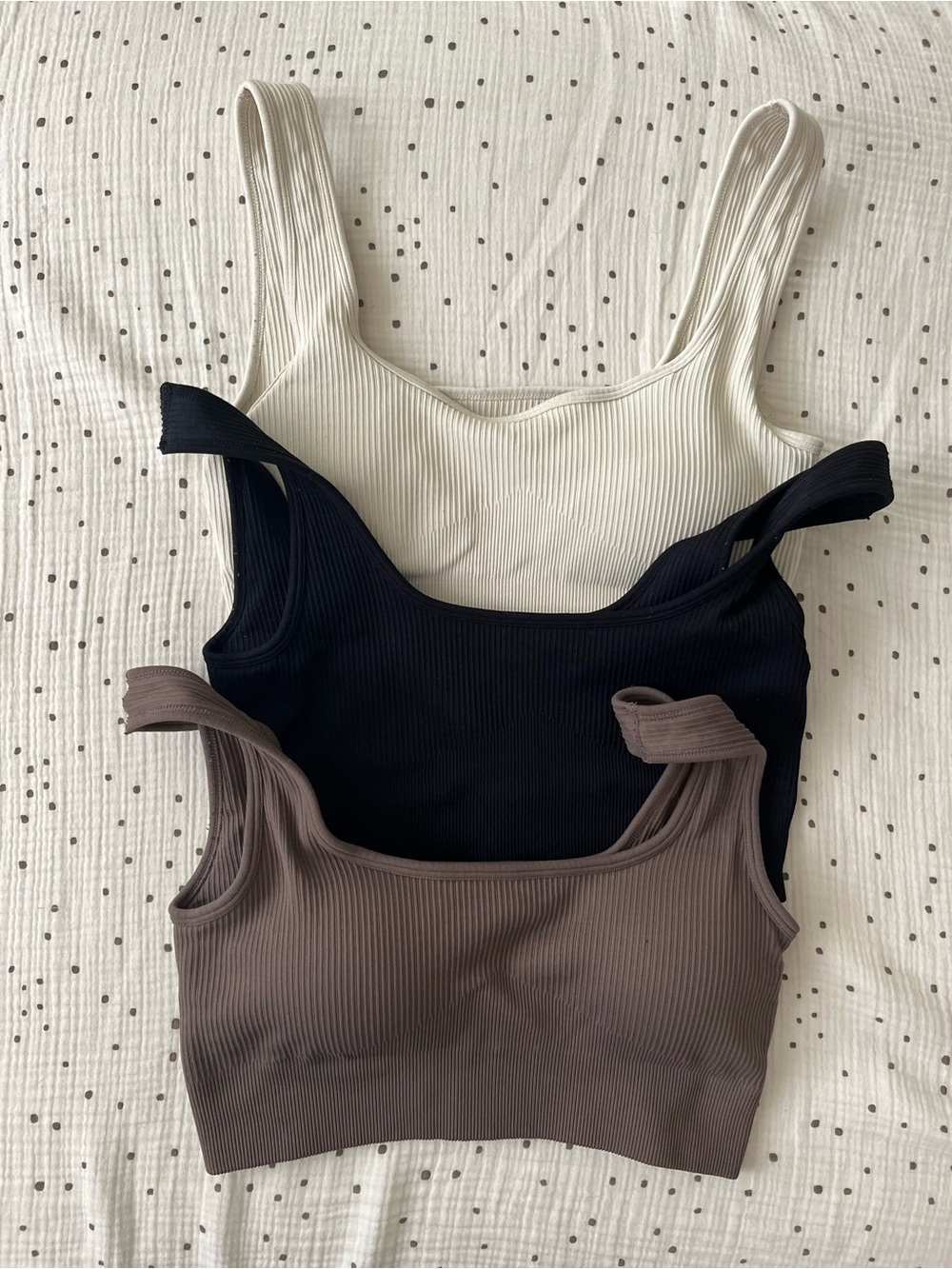 OQQ Ribbed Scoop Neck bra - Cream, Black & Coffee